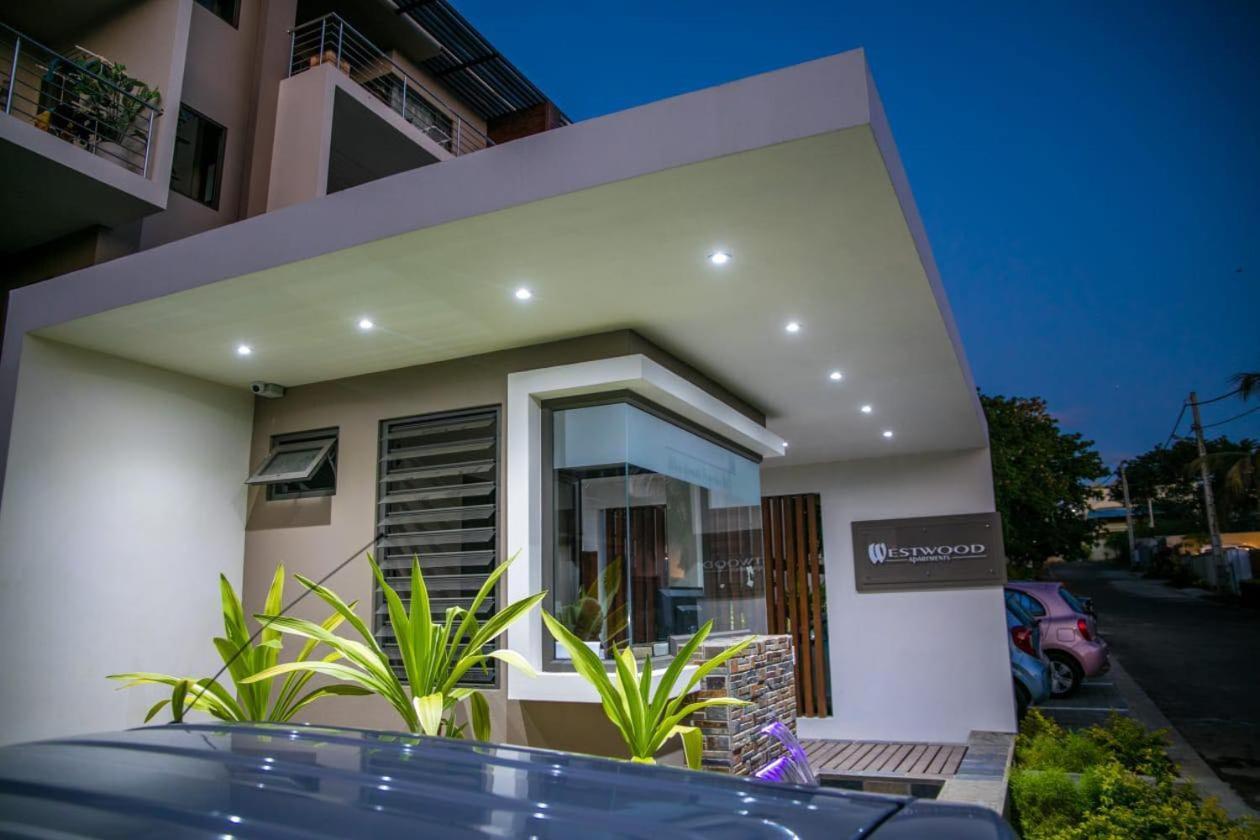 Entire Luxury 3 Bedroom Condo For Rent - Flic-En-Flac - Close To Beach Exterior photo
