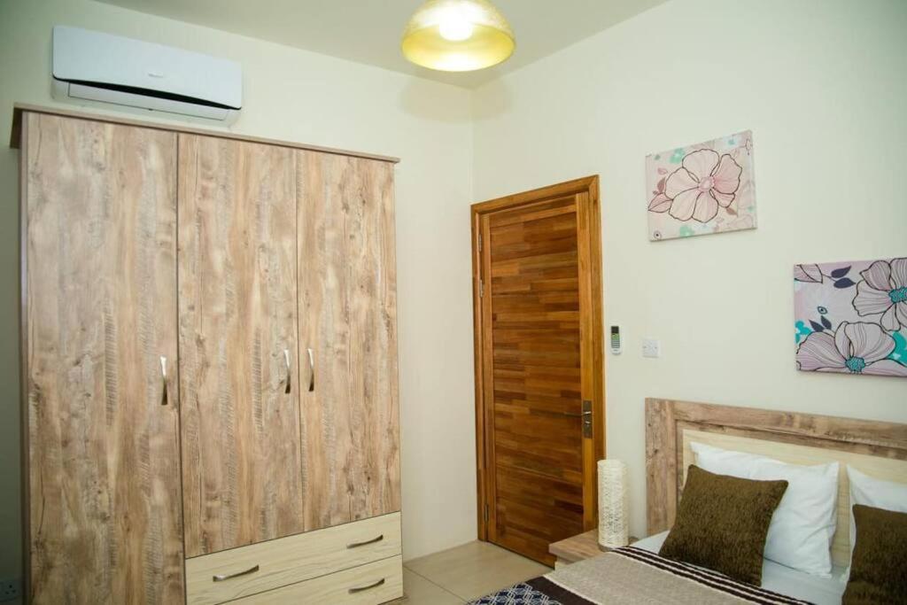 Entire Luxury 3 Bedroom Condo For Rent - Flic-En-Flac - Close To Beach Exterior photo