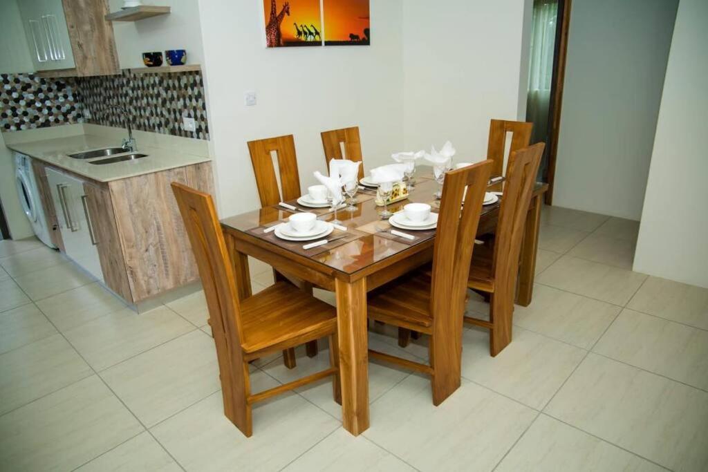 Entire Luxury 3 Bedroom Condo For Rent - Flic-En-Flac - Close To Beach Exterior photo