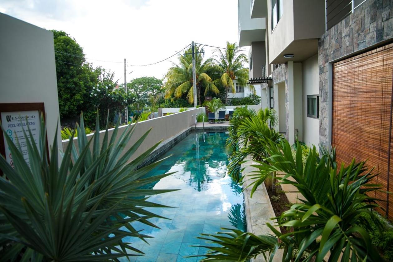 Entire Luxury 3 Bedroom Condo For Rent - Flic-En-Flac - Close To Beach Exterior photo